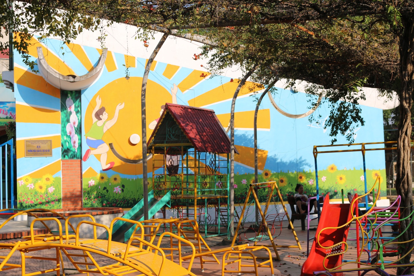 Painting Wall Of Kindergarten 2015