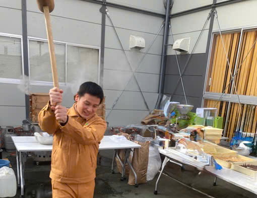 Making Traditional Mochi